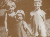 Stoddart Sisters - Peg