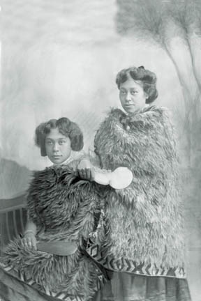 Hine-i-taupe and Ngarongokahira Ropiha