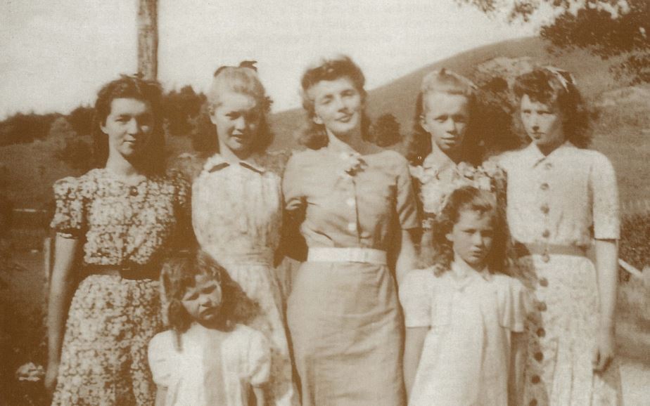 Douglas Sisters - Rona