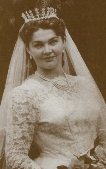 Douglas Sisters - Eva