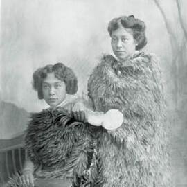 Hine-i-taupe and Ngarongokahira Ropiha